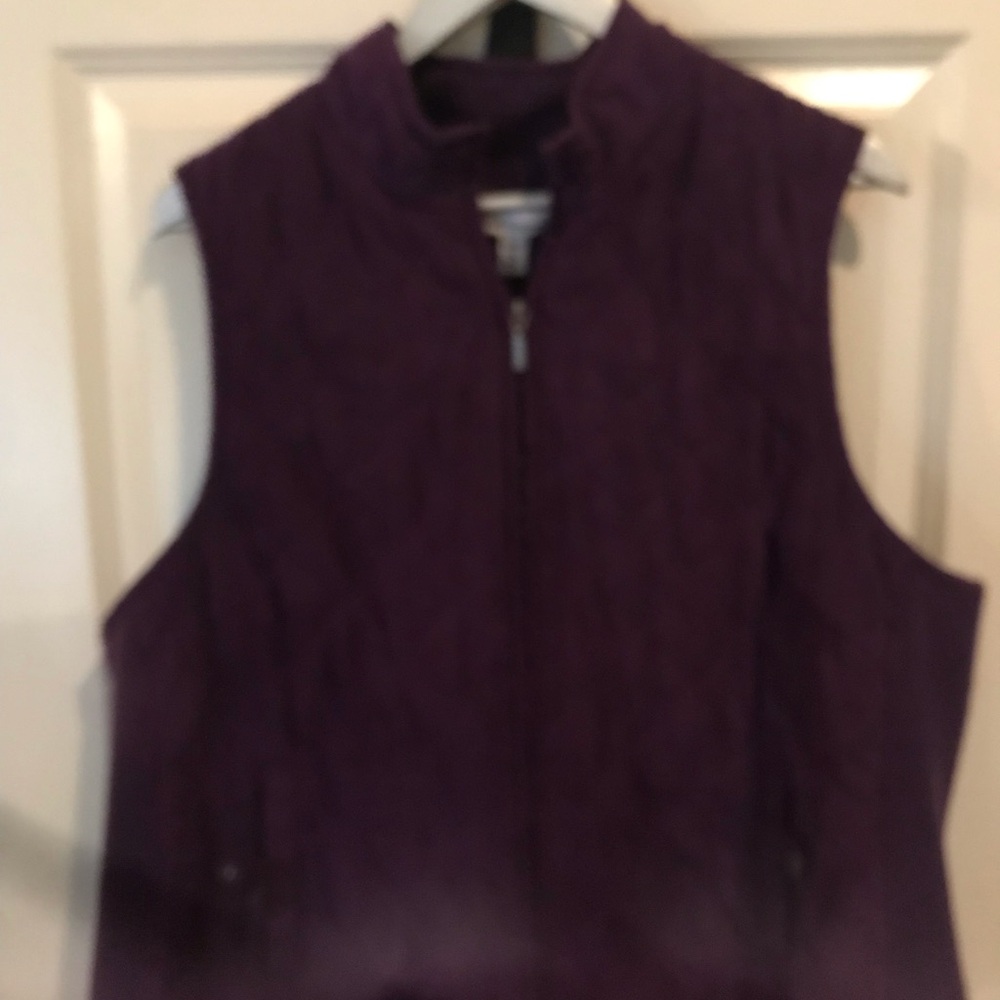 Croft & Barrow Purple quilted Vest zip front knit detail& pockets